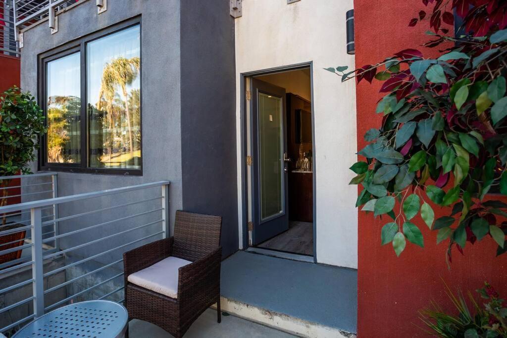 1-bedroom With Cali King Size Bed In Apartment San Diego